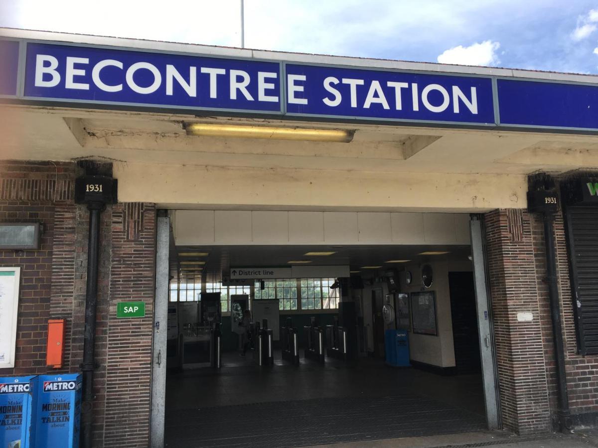 Becontreelodge ดาเกนแนม ภายนอก รูปภาพ